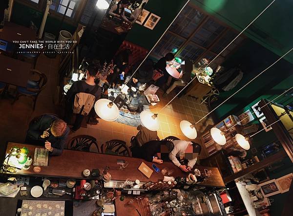 體驗歐洲中古世紀神秘的艾碧斯｜迪化街 Antique Bar