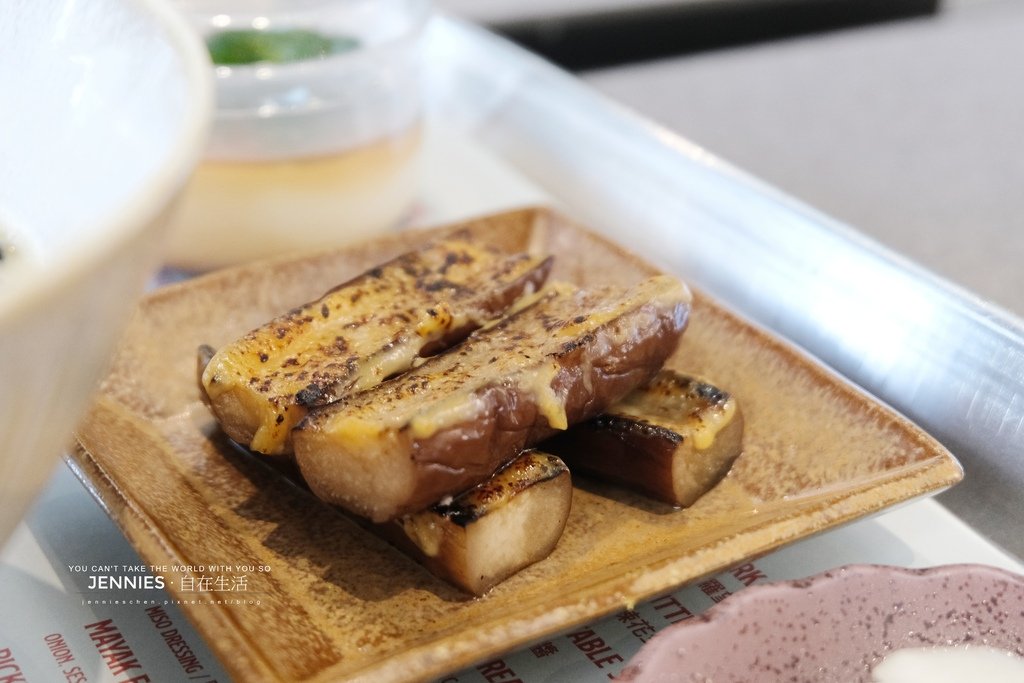 南洋風味濃厚不管麵食或小菜都很細緻｜春大直新開幕 LITTL