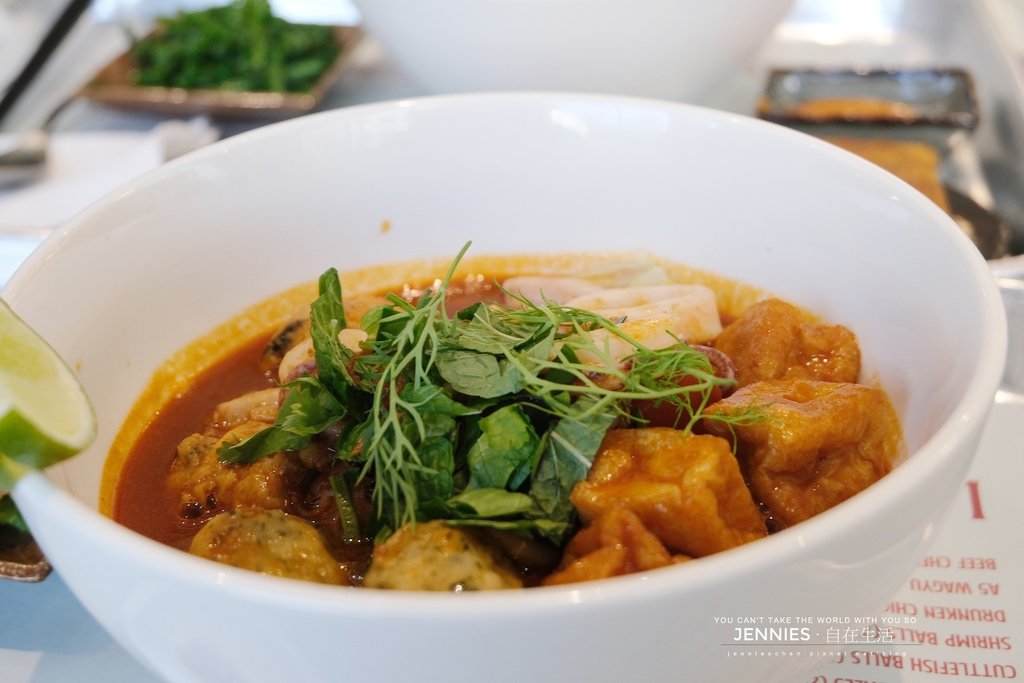 南洋風味濃厚不管麵食或小菜都很細緻｜春大直新開幕 LITTL