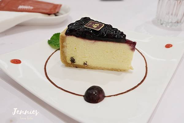 彷彿置身於歐洲小酒館｜SOGO復興館  阿瑪迪斯咖啡館 融入