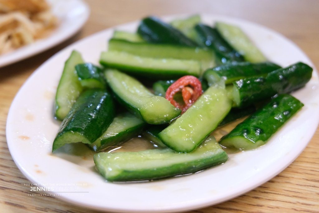 臨時找到的這間餃子居然比牛肉麵還好吃｜天母 老地方牛肉麵 直