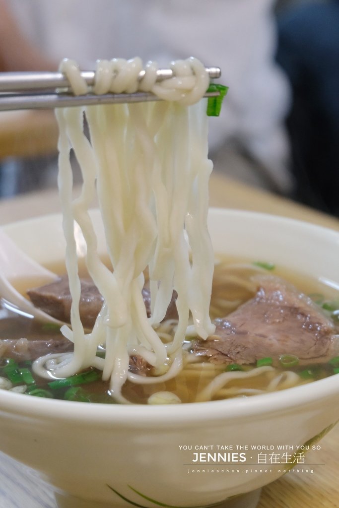 臨時找到的這間餃子居然比牛肉麵還好吃｜天母 老地方牛肉麵 直