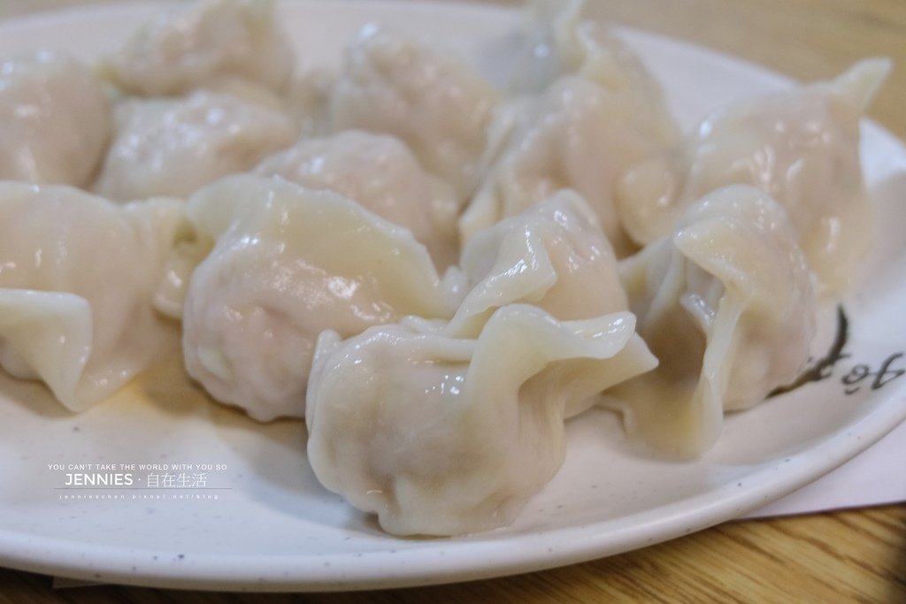 臨時找到的這間餃子居然比牛肉麵還好吃｜天母 老地方牛肉麵 直