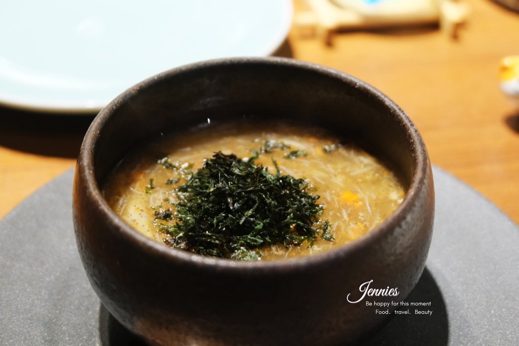 服務及餐食搭配都很符合價格的一家日式無菜單料理｜信義安和 鮨