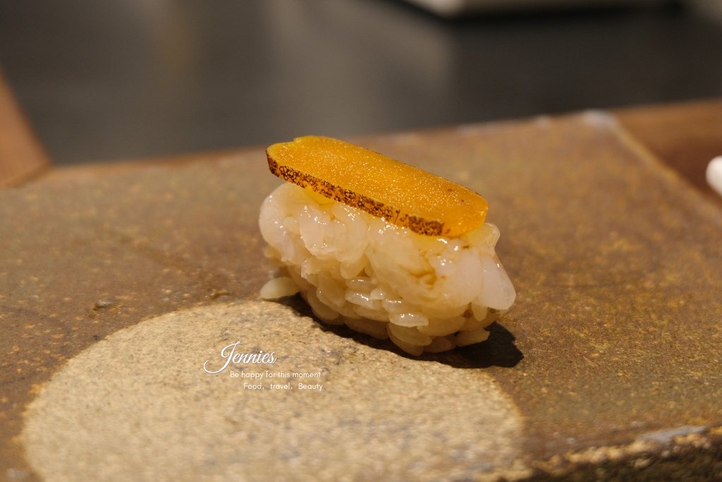 服務及餐食搭配都很符合價格的一家日式無菜單料理｜信義安和 鮨