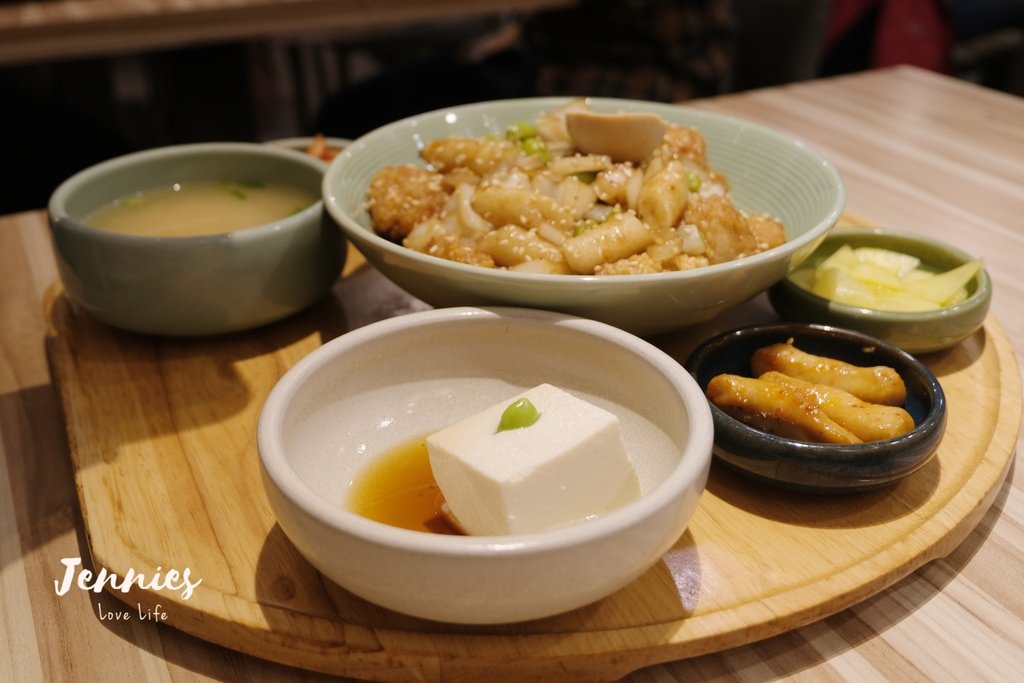 韓國定食第一品牌平價又好吃｜信義A11 韓姜熙的小廚房 溫馨