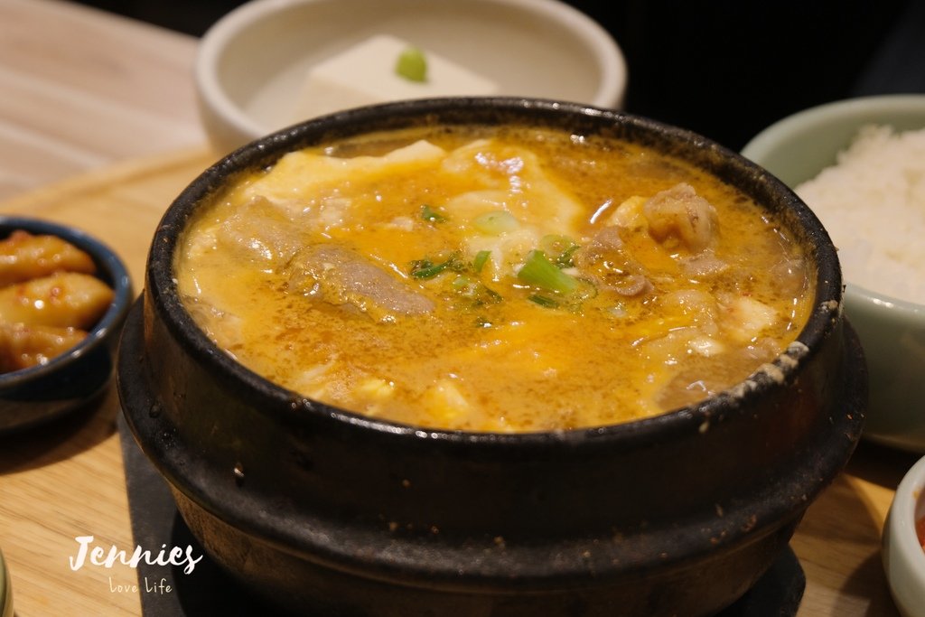 韓國定食第一品牌平價又好吃｜信義A11 韓姜熙的小廚房 溫馨