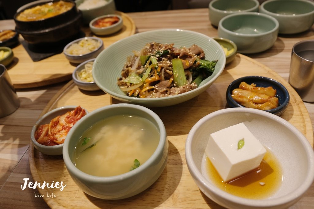 韓國定食第一品牌平價又好吃｜信義A11 韓姜熙的小廚房 溫馨