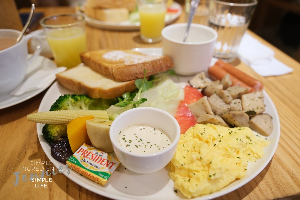 一大早就爆滿的熱門餐廳｜中山區 Jumane Cafe&apos; 佐