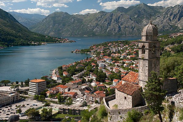 600px-20090719_Crkva_Gospa_od_Zdravlja_Kotor_Bay_Montenegro.jpg