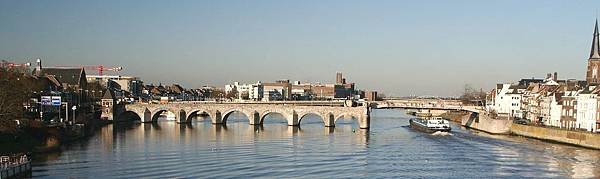 1600px-Sint_Servaasbrug_Maastricht.jpg