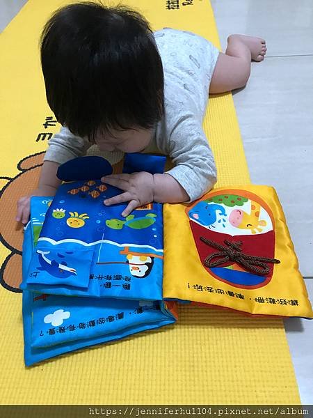 搖鈴布書1.jpg