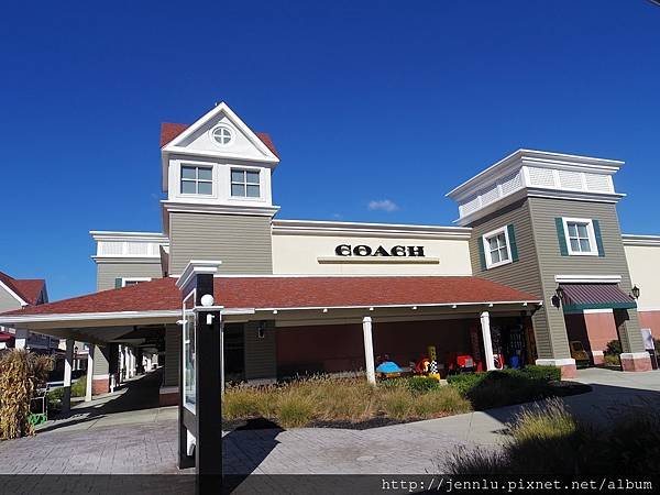 4 4 Clinton Crossing Premium Outlets (2).JPG