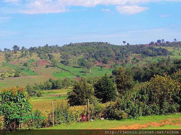 4 2 Way to Lake Nakuru (1).JPG