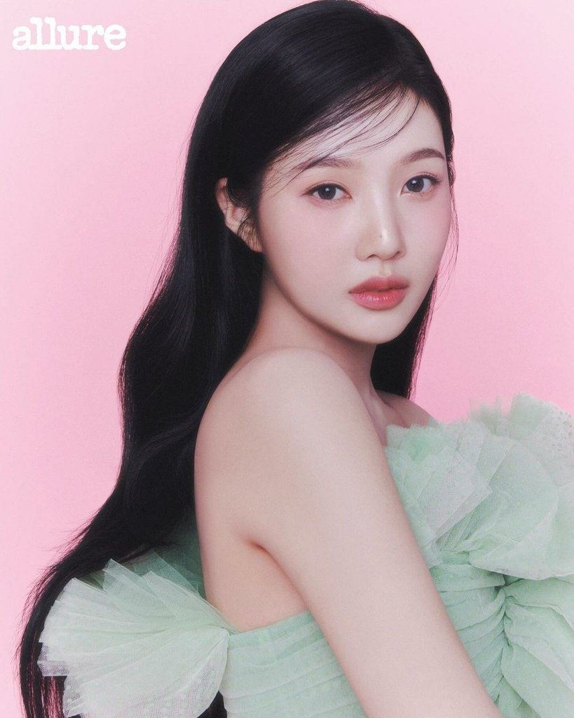 《女團Red Velvet Joy 歐妮》最新廣告造型充滿春