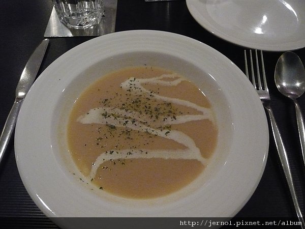 抱飲抱食