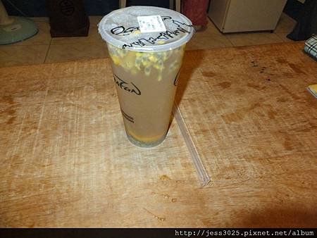 被熱情的豆花店老闆請的飲料
