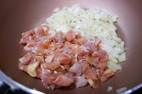 20160329_開箱-櫻花鍋-南瓜雞肉燉飯-全麥地瓜煎餅-鮭魚炒飯-地瓜磨牙餅 007-a.JPG