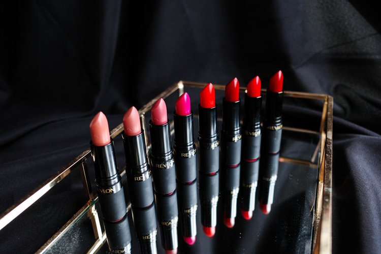 Revlon經典璀璨柔霧唇膏.jpg