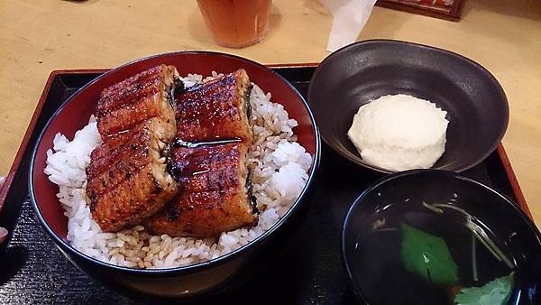 好吃碳燒鰻魚飯