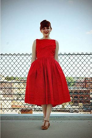 red-vintage-dress-turquoise-blue-forever-21-sunglasses_400.jpg