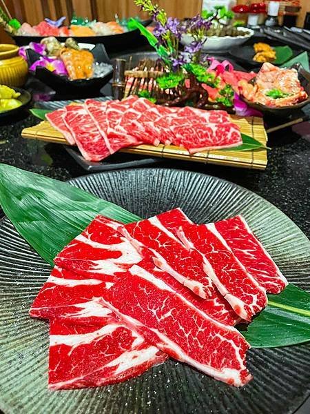 「高雄美食」《 秘町無煙炭火燒肉 民族店 》｜高雄平價吃到飽