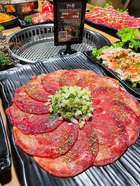 「新竹美食」《 千兵衛燒肉/鍋物吃到飽 新竹店 》｜頂級海鮮