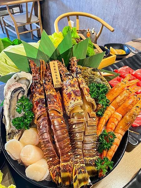 「花蓮美食」《串串門子鴛鴦鍋》｜擼串火鍋花蓮就吃的到!!!!