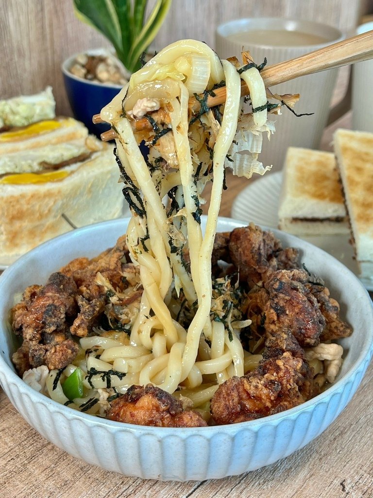 （松江南京美食）小売所～伊通街美食再+1！炭烤吐司／炒烏龍麵