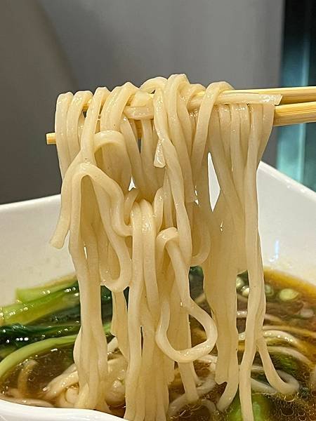 （小港機場美食）好饗廚房～冠軍牛肉麵、多款熱騰騰飯食、手工特