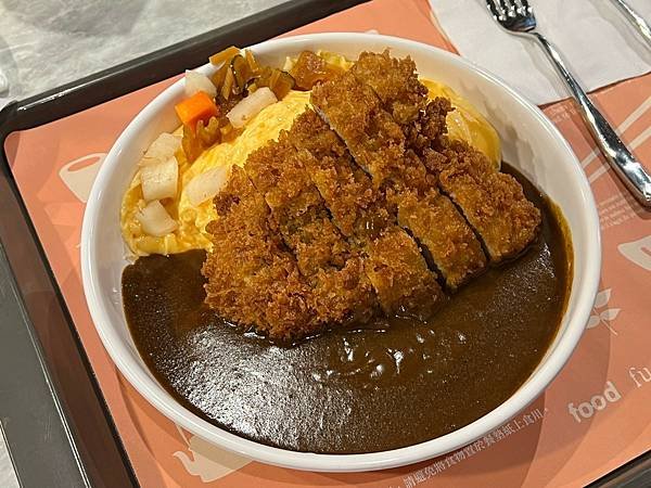 ＊（中山咖哩）高橋咖哩～濃郁咖哩醬超下飯！升級蛋包飯更美味～