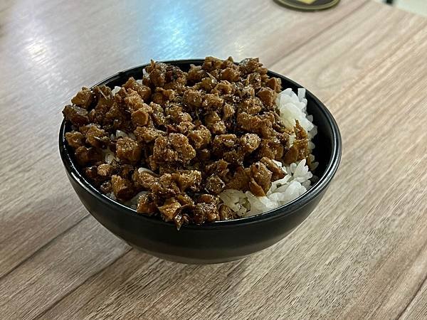 （通化素食）來客豆腐～麻辣豆腐辣椒超猛烈！素魯飯超入味～套餐