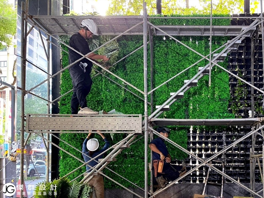 板橋領御車道綠化-人造植物牆垂直花園-社區陽台植生牆綠牆-百貨公司綠牆植物推薦-植生牆缺點-植物牆設計-陽台植栽設計-植生牆工法-植物藝術牆面-生態牆-景觀牆設計-園藝造景造園工程-庭園景觀設計施工-專業景觀維護-庭園景觀設計diy-景觀設計案例-園藝造景景觀設計-頂樓景觀設計-陽台景觀設計-大樓景觀設計-庭園景觀設計平面圖-日式庭園景觀設計-日本庭園景觀設計-庭園景觀設計費用-假植物盆栽哪裡買-假花牆設計-植生牆廠商-植物牆diy-植生牆費用-金獎布花園-陽台綠化-建築綠化-人造花牆佈置-人造綠牆-植栽牆diy-陽台植物牆-植生牆植物-植栽牆植物-植物牆植物-花牆設計-仿真植物牆diy-室內植生牆-植生牆價格-室外植物牆-植生牆施工圖-陽台造景diy-陽台植栽佈置diy-室內植栽牆-頂樓花園diy-人造植生牆-仿真植物牆-公寓陽台植物-陽台圍牆設計-台北廠商-傑群設計有限公司-Plantwall-Greenwall-VerticalGarden