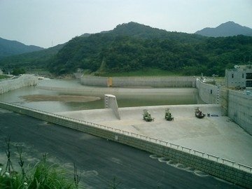 01 瑞芳鎮候硐國小旁基隆河員山子分洪道.jpg