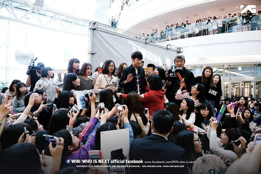 High Touch Evemt 1st Fan Meeting-04.jpg