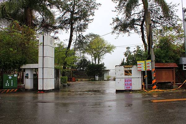 當年族人起義抗暴的起源地霧社公學校，現為台電萬大發電廠第二辦公室