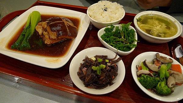 東坡肉定食