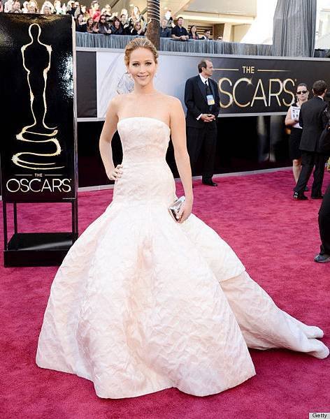 o-JENNIFER-LAWRENCE-OSCAR-DRESS-2013-570