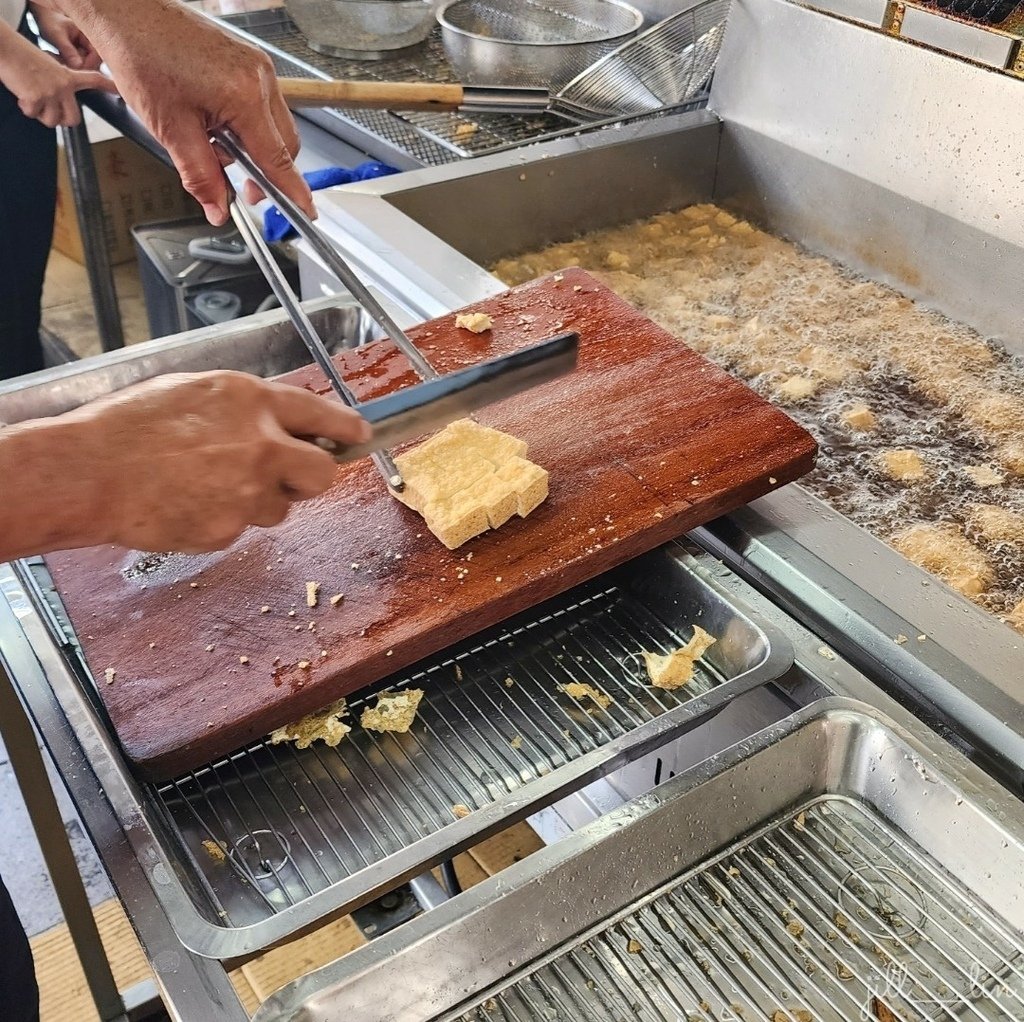 【台南 歸仁區】家閎養生臭豆腐 生意好到要抽號碼牌的臭豆腐！