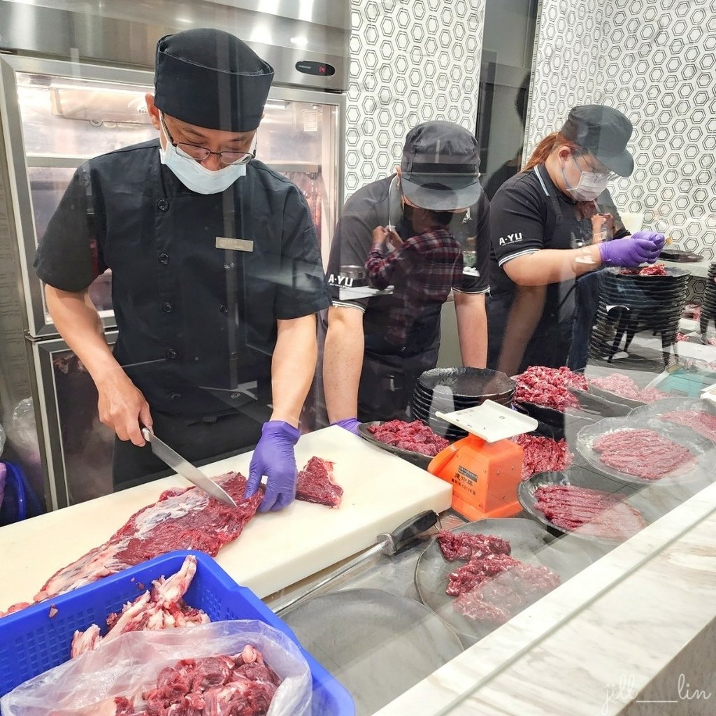 【台南 仁德區】阿裕牛肉涮涮鍋 擁有超大停車場、佔地超大的溫