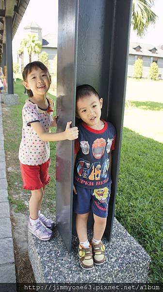 13我真不知道這柱子有什麼好玩的.jpg