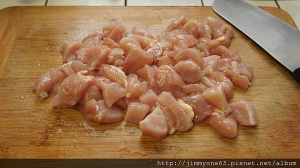 01雞胸肉切大丁.jpg