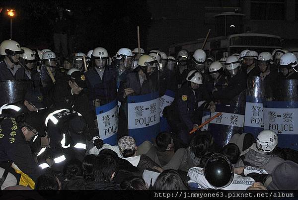 鎮暴警察.jpg