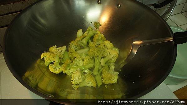01花菜下鍋炒悶.jpg