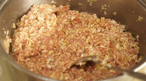 08高麗菜絞肉拌勻.jpg