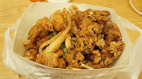 78蕭ㄟ鹽酥雞三角骨專賣店的產品.jpg