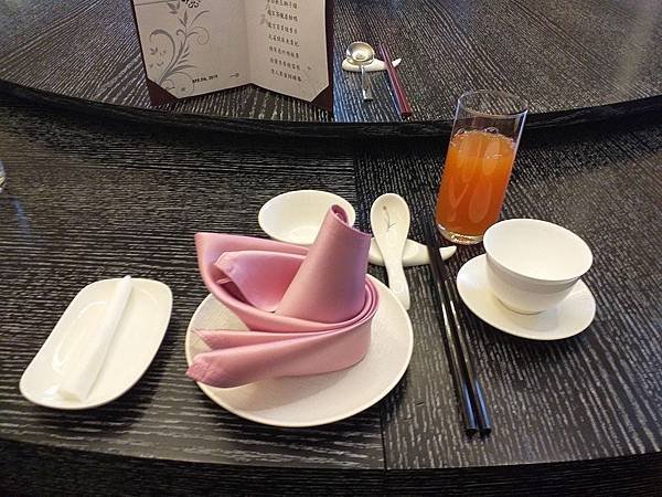 04桌面.jpg