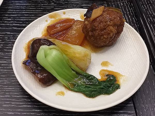 12香菇青江菜娃娃菜曼波魚跟獅子頭.jpg