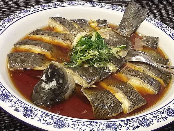 15孔雀開屏魚貴妃.jpg