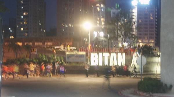 09還沒抓到夜攝的條件.jpg